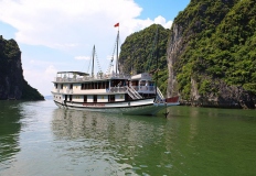 Ha Long Bay on Luxury Imperial Cruise (3.5 star)