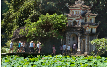 Ha Noi - Tam Coc - Bich Dong pagoda - Thung Nham Tour